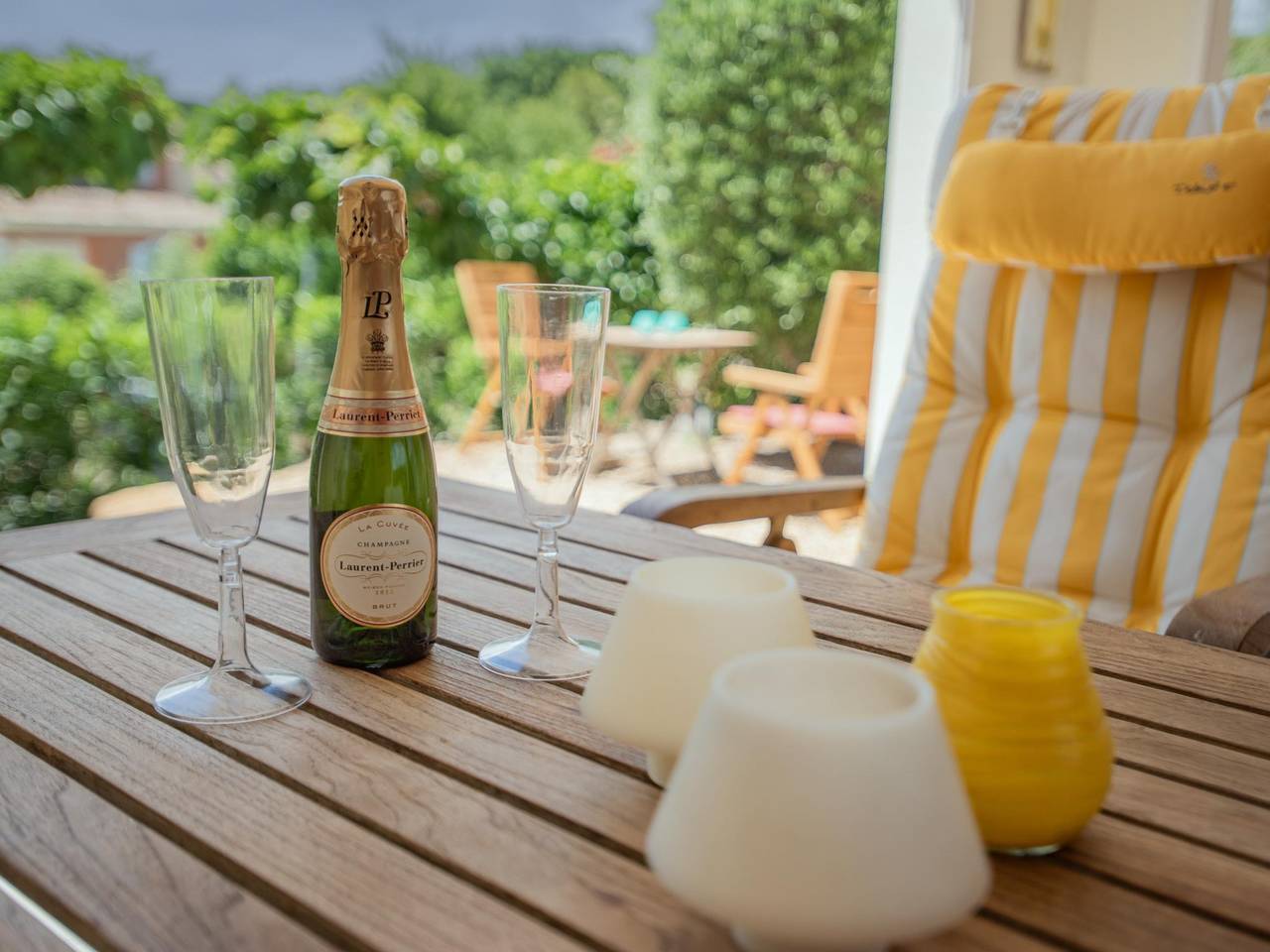 Geheel appartement, Appartement met tuin, 500 m van de zee en strand in Sainte-Maxime, Draguignan en omgeving