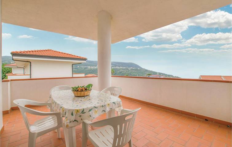 Ganze Ferienwohnung, Rückzugsort am Meer mit Parkplatz, Pool und Terrasse in Santa Maria (Vibo Valentia), Ricadi (gemeinde)