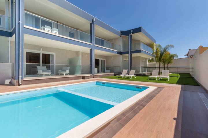 Ganzes Studio, Apartment "Residence Meridian Unità 6" in Strandnähe mit Bergblick, Pool, A/C, Wlan und Balkon in Villa San Pietro, Cagliari Provinz