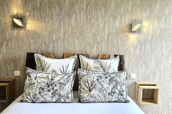 Location de vacances pour 8 personnes, avec terrasse à Ussac - 3