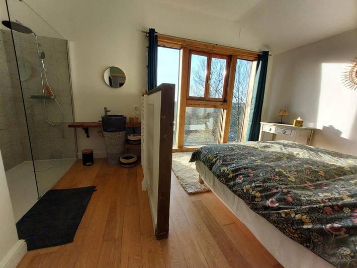 Location de vacances pour 14 personnes, avec piscine ainsi que jardin et vue à Mervent - 4