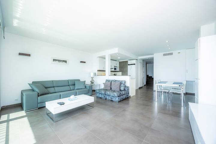 Ganze Wohnung, Apartment 'Voramar 33B Joana Attic' mit Meerblick, WLAN und Klimaanlage in Port de Pollença, Pollença