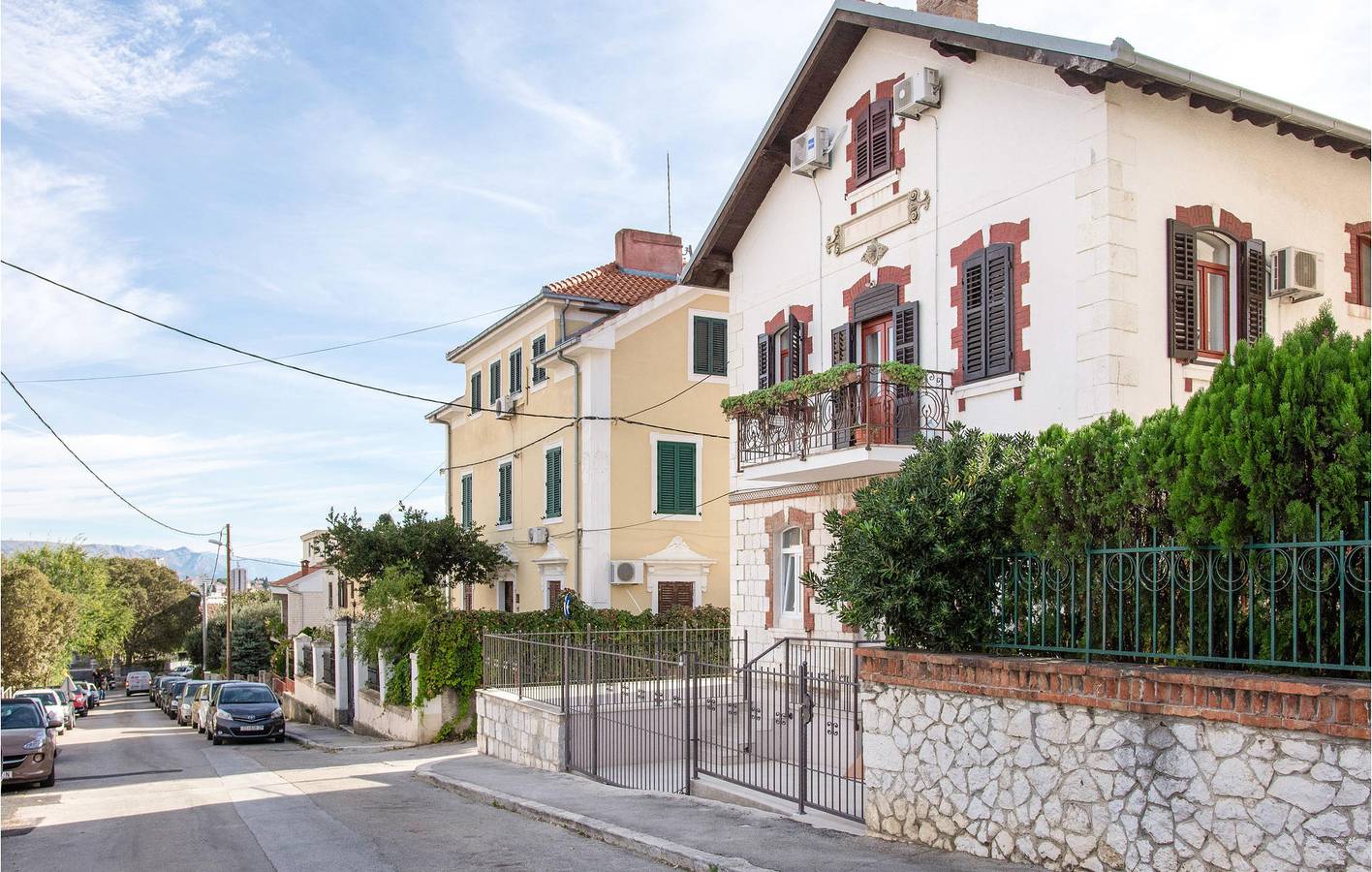 Appartement de vacances entier, Charmant appartement à 1,5 km de la plage : un logement confortable avec terrasse et équipements modernes in Split, Split-Dalmatie