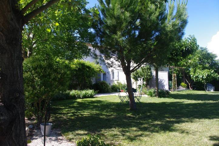 Maison d’hôte pour 4 personnes, avec Terrasse ainsi que Jacuzzi et Jardin à Mazan