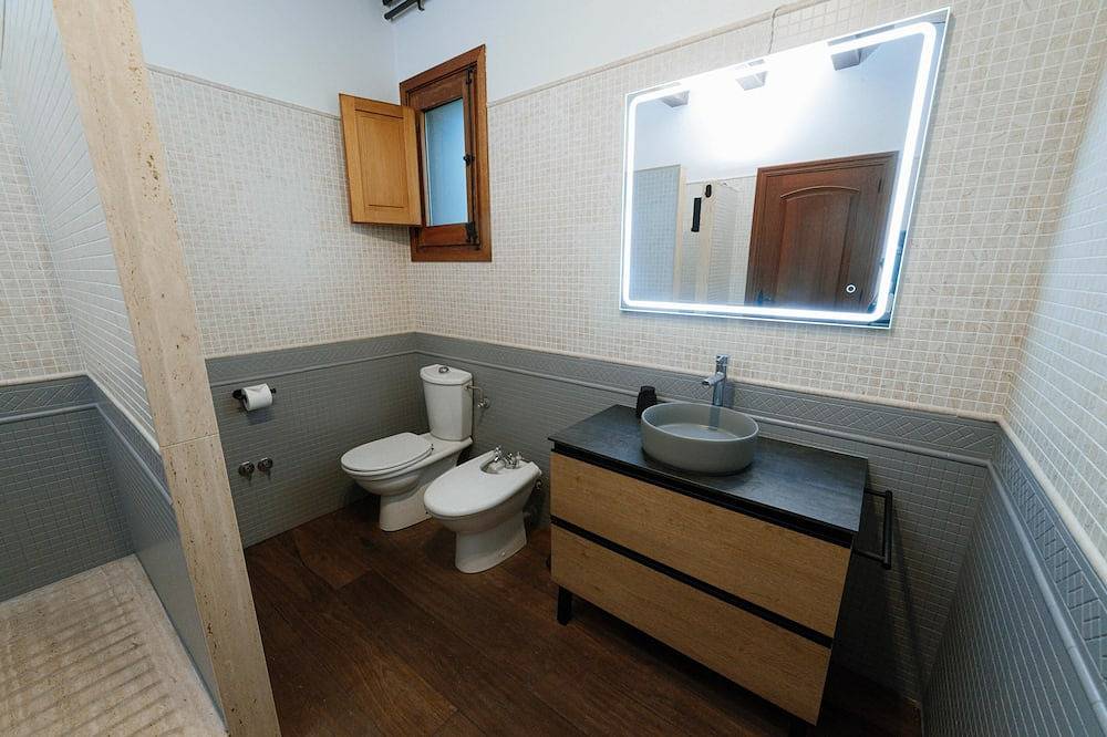 Suite Airport 2 (private bathroom) a 8 minutos  en coche del aeropuerto in El Prat de Llobregat, Bajo Llobregat