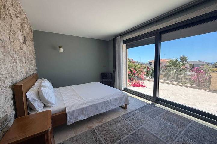 Villa Sunset Cesme for 10-12 persons with fireplace, 10 mins to Alacati, Cesme in Türkische Ägäis
