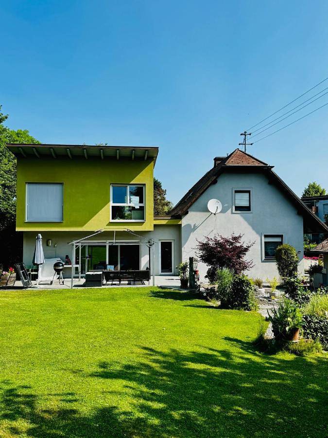 Ferienwohnung für 4 Personen, mit Terrasse und Garten sowie Ausblick