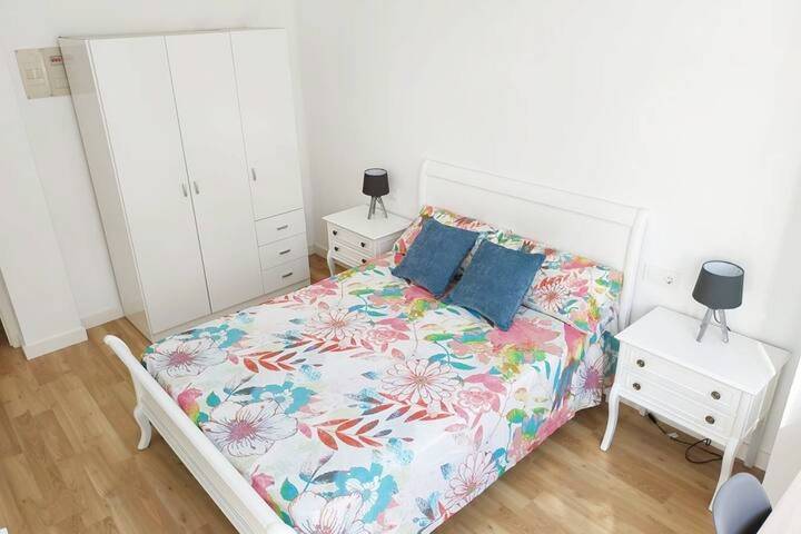 Ganze Wohnung, Charmantes Apartment mit 3 Schlafzimmern in Ferrol, Spanien in Ferrol, Rías Altas