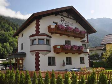 Ferienwohnung für 2 Personen in Oetz, Ötztal, Bild 1