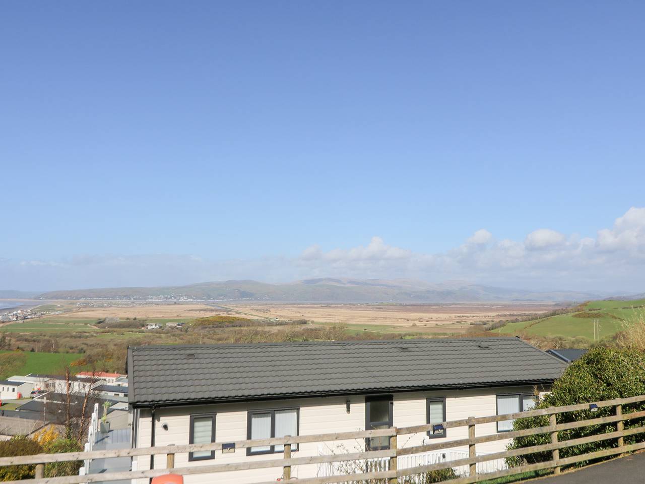 Mcauliffe Lodge in Borth, Cardigan Bay