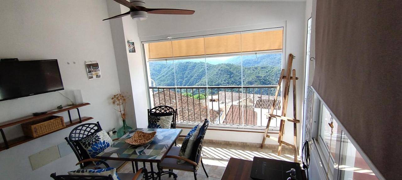 Two-Bedroom House in Genalguacil, Malaga Prowincja