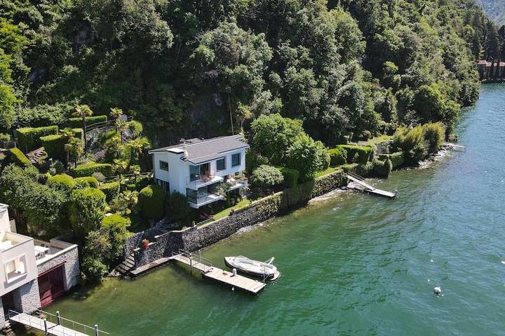 Villa per 2 persone, con Balcone e Terrazza nonché Giardino e Panorama a Lenno (Italia)