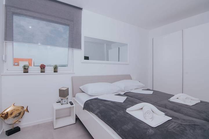 Appartement entier, Résidence de Luxe 3 Chambres avec Terrasse et Vue sur la Mer in Novalja, Pag