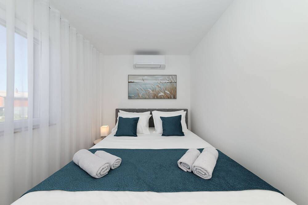 Ferienhaus Luca mit Pool und Terrasse in Vrsi, Zadar