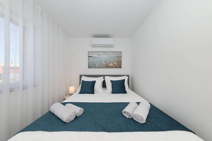 Ferienhaus Luca mit Pool und Terrasse in Vrsi, Zadar