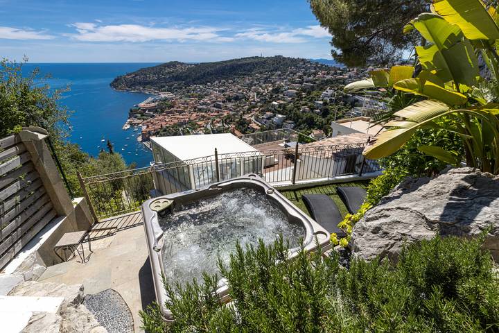 Gîte pour 6 personnes, avec balcon et jacuzzi à Villefranche-sur-Mer - 2