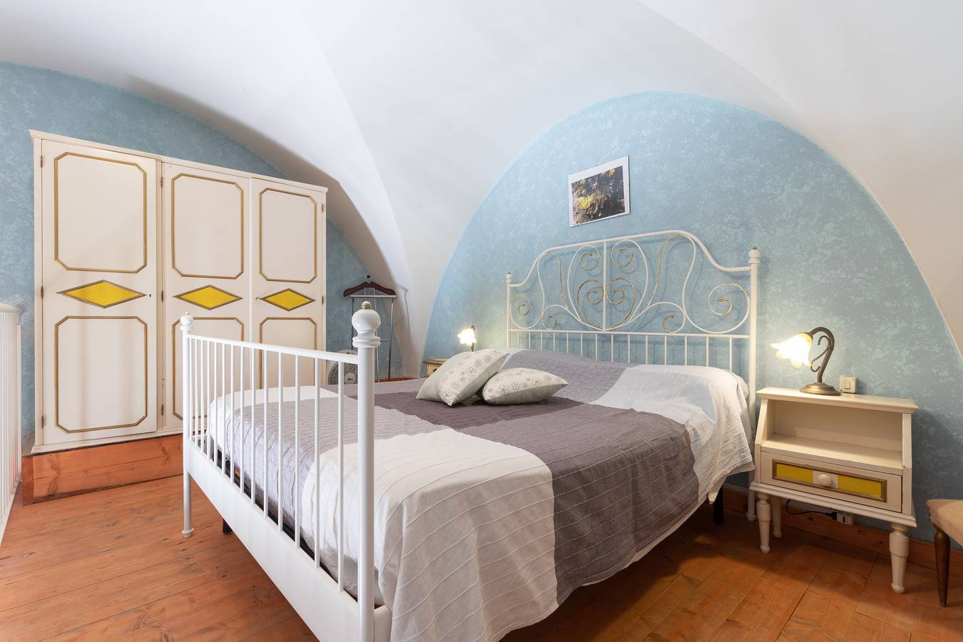 Appartamento intero, Appartamento vacanze "Secret Garden" con giardino in comune e Wi-Fi in Giovinazzo, Provincia di Bari
