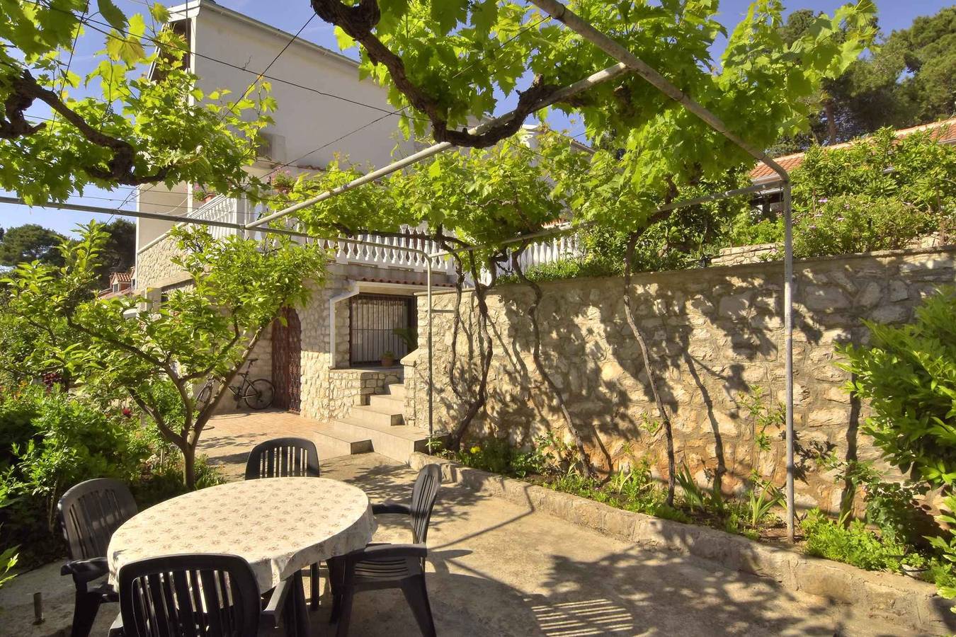 Ganze Ferienwohnung, Ferienwohnung mit Terrasse und Internetzugang in Mali Lošinj, Lošinj