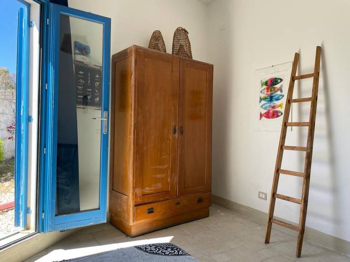 Villa Calypso steps from the sea with terrace, Wi-Fi, and air conditioning