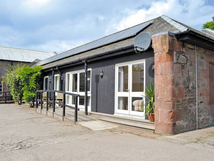 Log cabin for 2 people, with pets in Loch Lomond