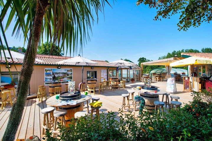 Gîte pour 5 personnes, avec vue et jardin ainsi que piscine et bassin pour enfant à Saint-Julien-des-Landes - 4