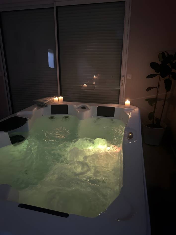 La maison - suite privative avec spa à 3 km de la mer in Denneville, Région de Coutances