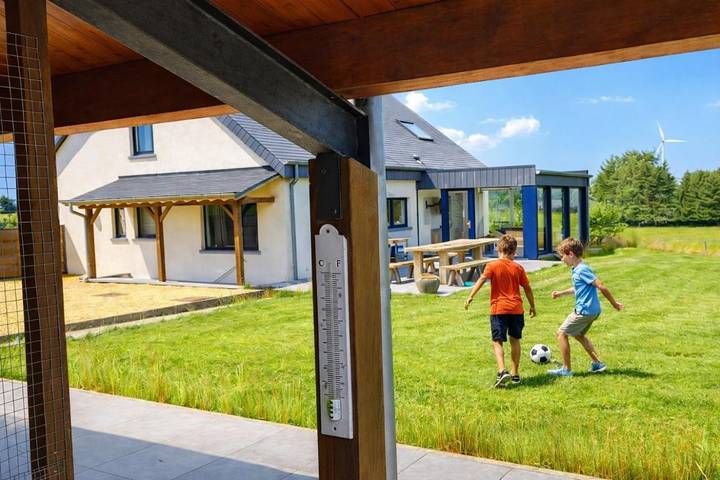 Location de vacances pour 8 personnes, avec piscine ainsi que jardin et vue à Bastogne - 2
