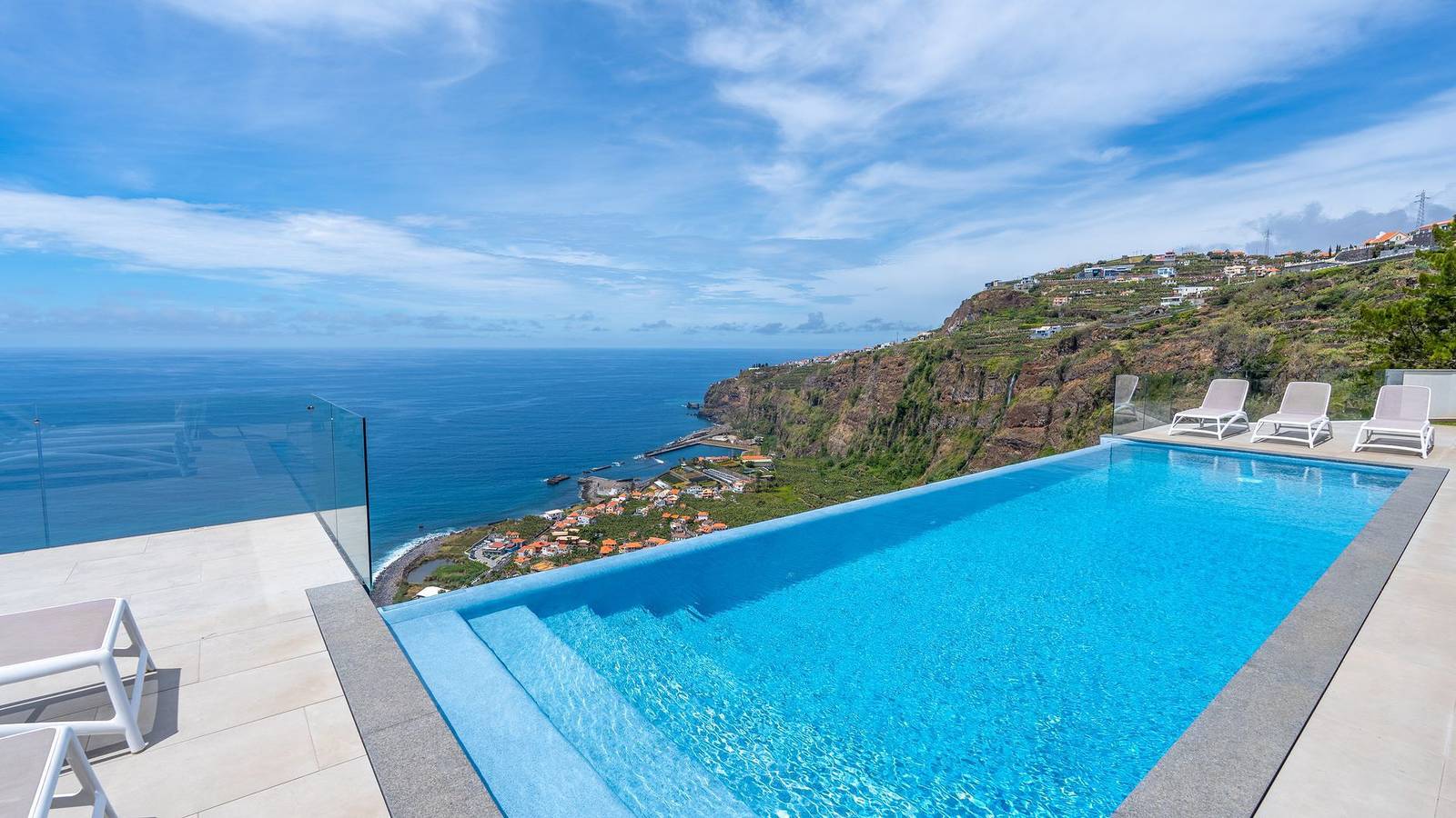 Heaven's Nest by Lovelystay in Pináculo, Tabua