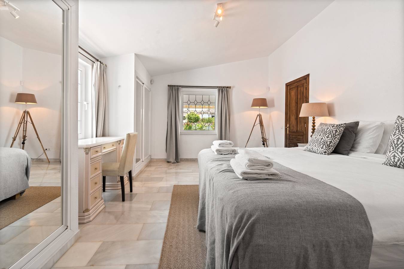 Villa 'Real' con piscina privada, Wi-Fi y aire acondicionado in Las Chapas, Marbella