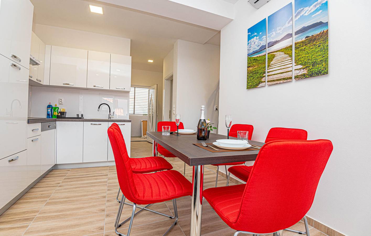 Hel ferieleilighet, Ferieleilighet for 4 personer med terrasse in Šibenik, Šibenik-Knin