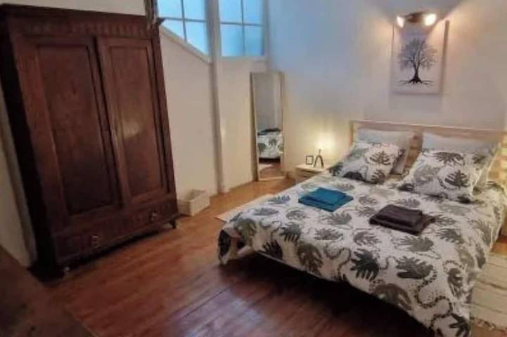 Ganze Wohnung, Apartment in a Townhouse - 4 people in Oloron-Sainte-Marie, Béarn