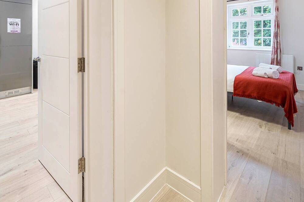 Geheel appartement, Stylish 1 Bed Flat | Pet-Friendly & Near Station in Rushmoor, Hampshire