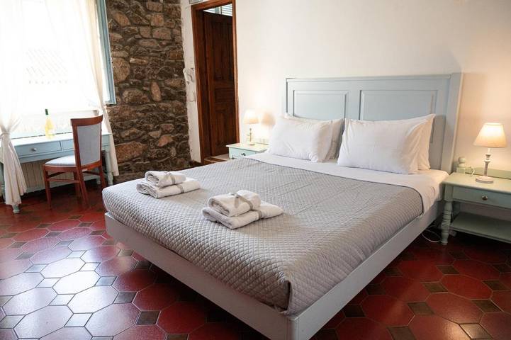 Hôtel pour 2 personnes, avec terrasse dans Poros - 2
