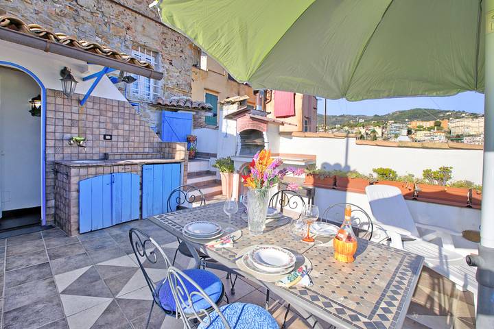 Ferienwohnung für 4 Personen, mit Balkon und Meerblick sowie Terrasse und Kinderpool in San Remo - 2