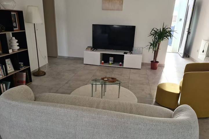 Location de vacances pour 8 personnes, avec jardin à Pezens