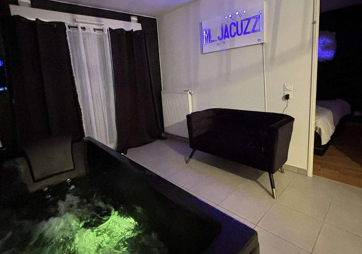 Gîte pour 2 personnes, avec jacuzzi et terrasse à Pierre-Bénite - 2