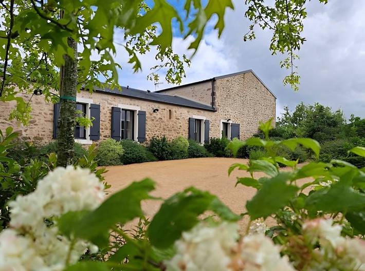 Gîte pour 14 personnes, avec jacuzzi ainsi que terrasse et jardin en Vendée - 2