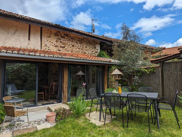Chambre d’hôte pour 6 personnes, avec jardin en Charente