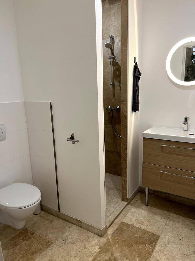 Appartement entier, Three-Bedroom Apartment in Courville-sur-Eure, Région de Chartres