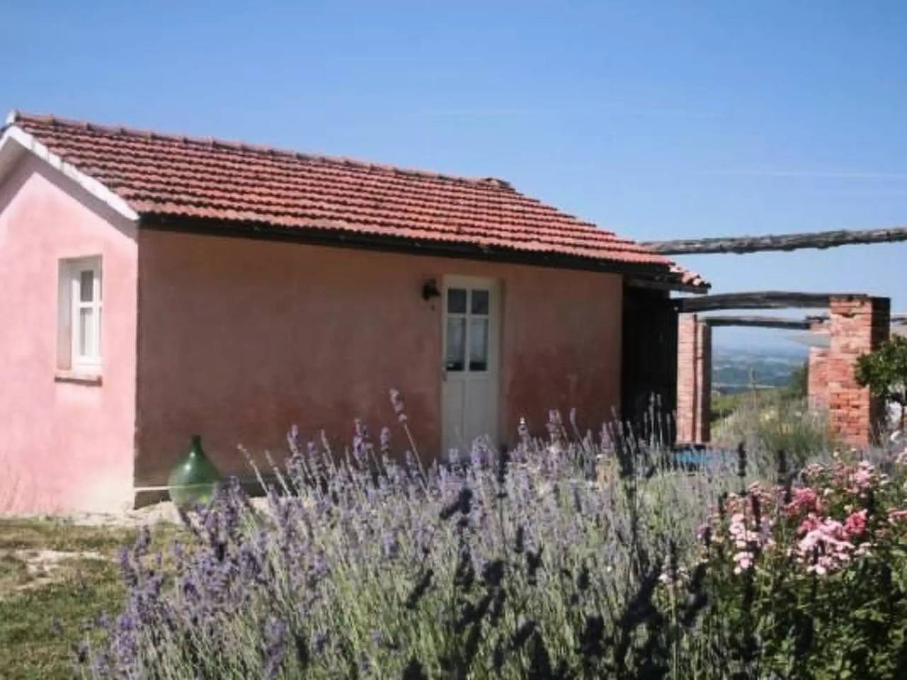 Casa 4 Persone in Bastia Mondovì, Langhe