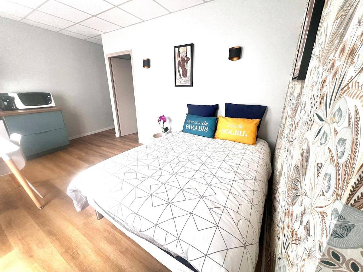 Appartement entier, Studio cosy entre gare et centre ville, toutes commodités à pied in Niort, Région de Niort