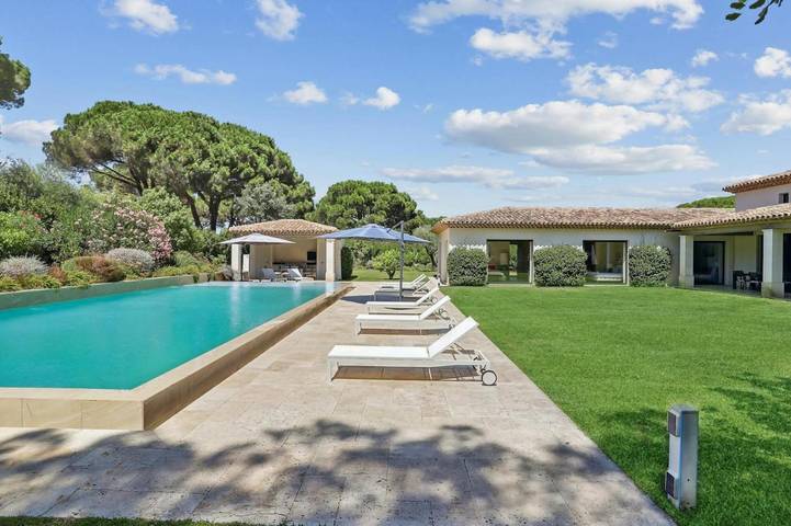 Villa pour 14 personnes, avec Balcon et Jacuzzi ainsi que Terrasse et Jardin à Beausoleil
