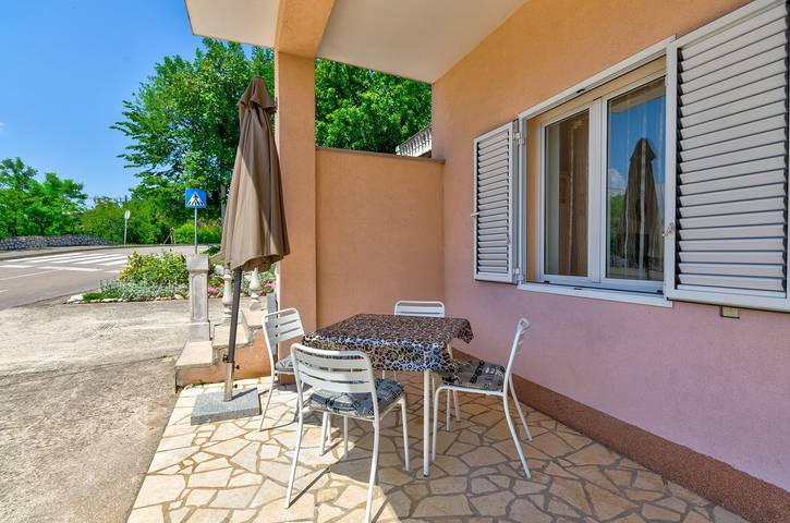 Gîte pour 4 personnes, avec terrasse à Crikvenica - 2