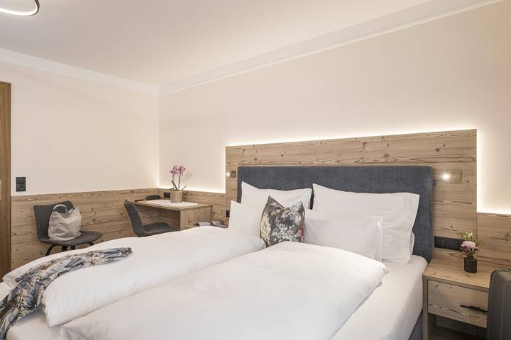 Vierbettzimmer mit Dusche, Wc in Tux Alps, Finkenberg