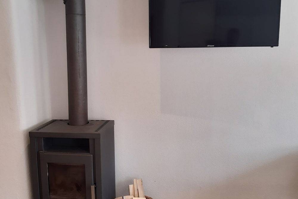 Ganze Wohnung, Ebenerdige/ barrierefreundliche Ferienwohnung mit gemütlichem Schwedenofen in Weinviertel