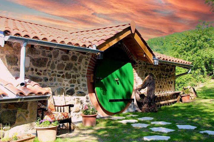 Location de vacances pour 2 personnes, avec Jacuzzi et Jardin à Lantignié