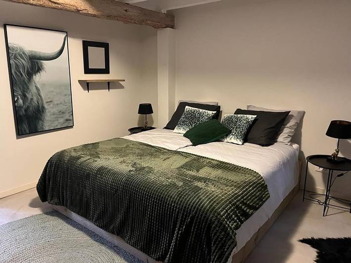 Location de vacances pour 2 personnes, avec jardin et vue ainsi que terrasse et piscine, animaux acceptés à Saint-Cyprien (Lot) - 4