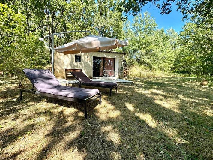 Location de vacances pour 2 personnes, avec piscine ainsi que vue et jardin, animaux acceptés à Villecroze - 2