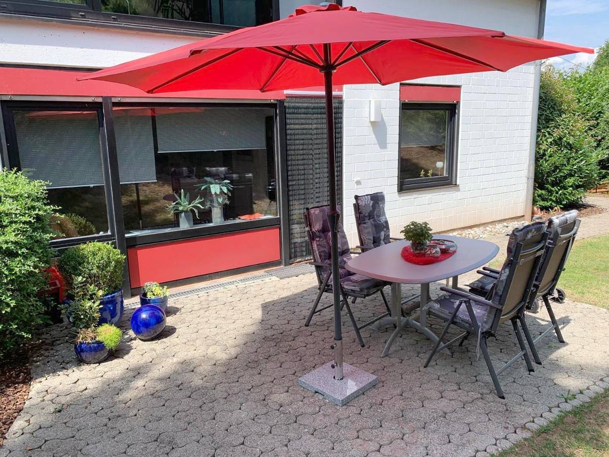 Ganze Wohnung, Apartment with Terrace in Illingen, Saar-Nahe-Bergland