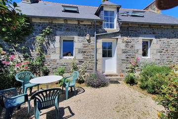 Gîte pour 5 personnes, avec jardin et terrasse à Hillion